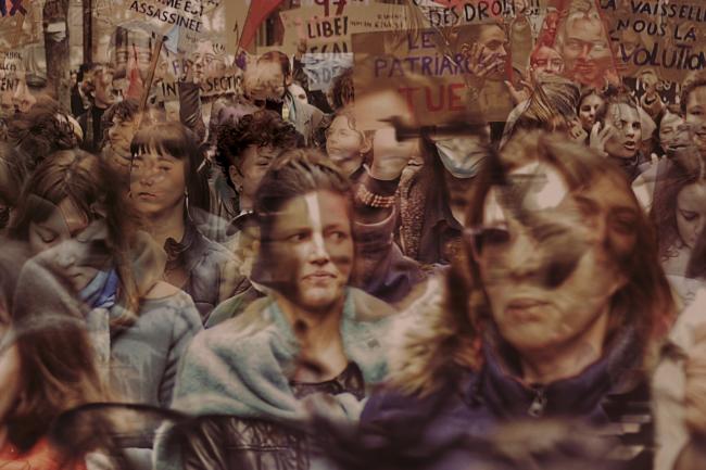 Manifestation Lille 2022 - Image retouchée montrant des femmes et des banderoles dans la rue